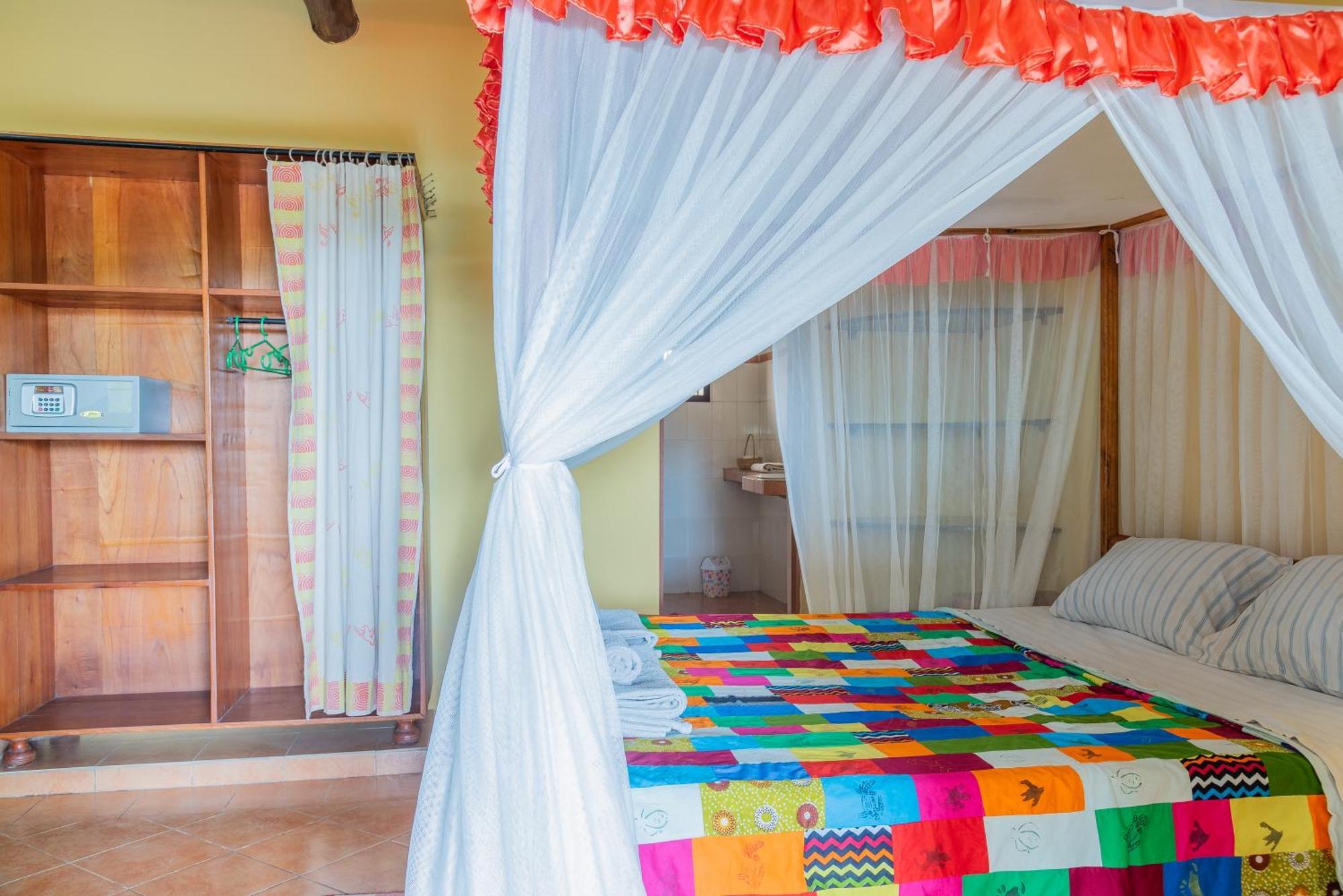 Aparthotel Jardin Tropical Bujumbura Exterior photo