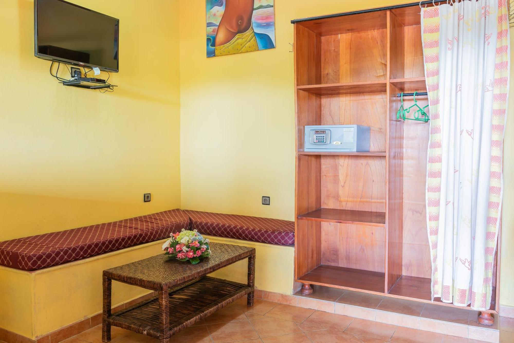 Aparthotel Jardin Tropical Bujumbura Exterior photo
